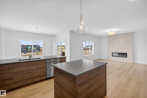 7089 Kiviaq Crescent Sw, Edmonton, AB 