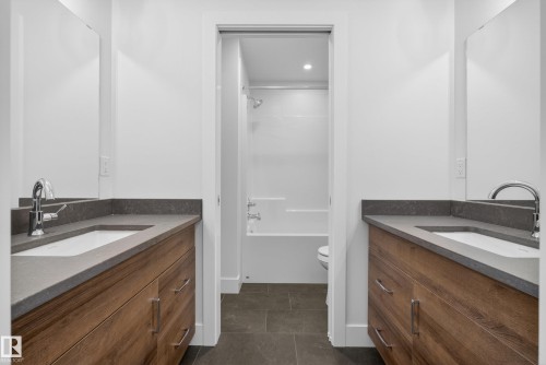 7089 Kiviaq Crescent Sw, Edmonton, AB 