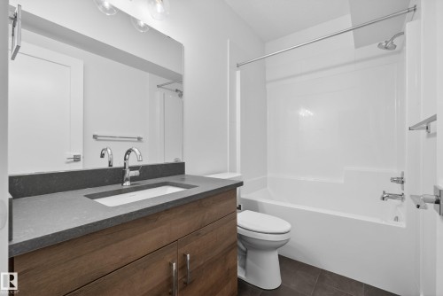 7089 Kiviaq Crescent Sw, Edmonton, AB 