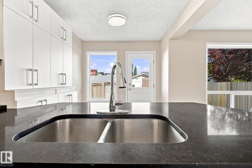 4267 24 Street Nw, Edmonton, AB 