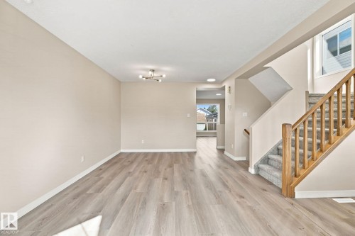 4267 24 Street Nw, Edmonton, AB 