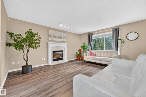 11813 11B Avenue Nw, Edmonton, AB 