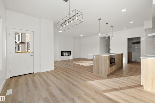 1315 11 Avenue Nw, Edmonton, AB - Indoor