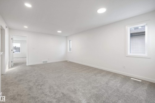 1315 11 Avenue Nw, Edmonton, AB - Indoor Photo Showing Other Room
