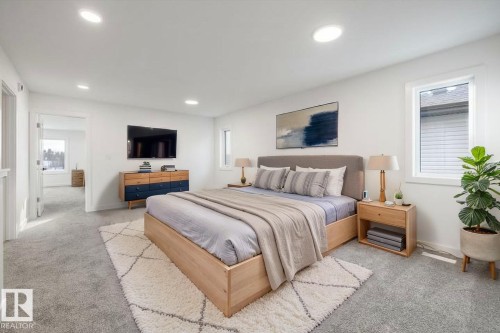 1315 11 Avenue Nw, Edmonton, AB - Indoor Photo Showing Bedroom