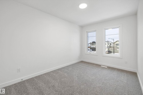1315 11 Avenue Nw, Edmonton, AB - Indoor Photo Showing Other Room