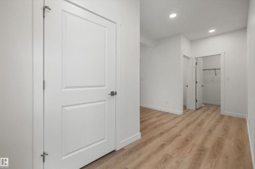 1315 11 Avenue Nw, Edmonton, AB - Indoor Photo Showing Other Room