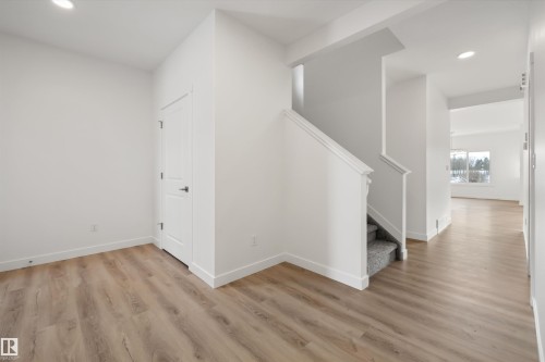 1315 11 Avenue Nw, Edmonton, AB - Indoor Photo Showing Other Room