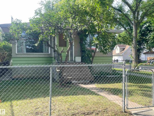 8759 81 Avenue Nw, Edmonton, AB 