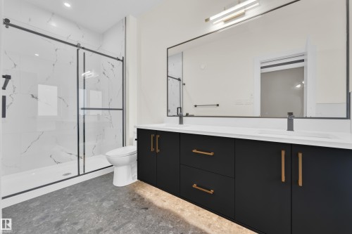 8450 Mayday Link Sw, Edmonton, AB - Indoor Photo Showing Bathroom
