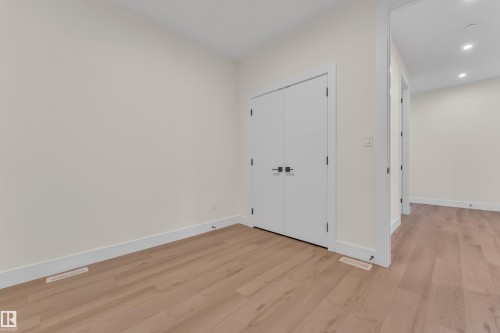 8450 Mayday Link Sw, Edmonton, AB - Indoor Photo Showing Other Room