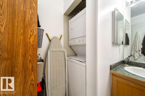#118 2305 35A Av Nw, Edmonton, AB - Indoor Photo Showing Laundry Room