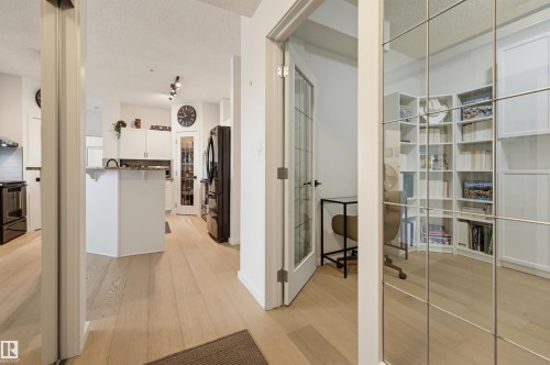 #403 9910 111 St Nw, Edmonton, AB - Indoor
