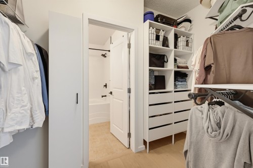 #403 9910 111 St Nw, Edmonton, AB - Indoor With Storage
