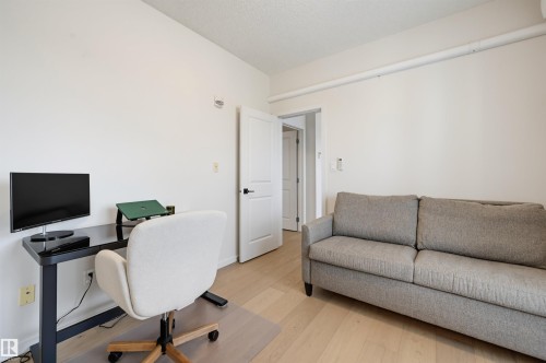 #403 9910 111 St Nw, Edmonton, AB - Indoor