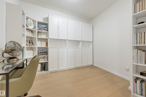 #403 9910 111 St Nw, Edmonton, AB - Indoor