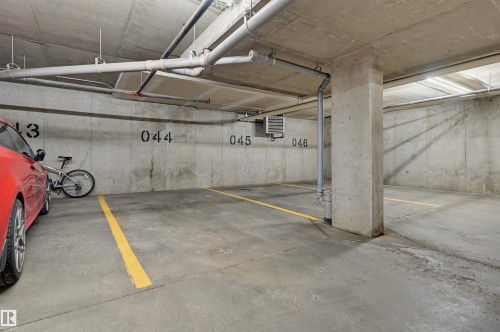 #403 9910 111 St Nw, Edmonton, AB - Indoor Photo Showing Garage