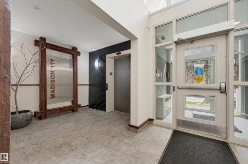 #403 9910 111 St Nw, Edmonton, AB - Indoor Photo Showing Other Room