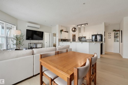 #403 9910 111 St Nw, Edmonton, AB - Indoor