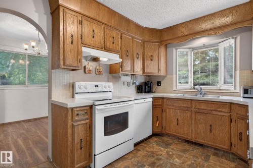 17206 111A Street Nw, Edmonton, AB 