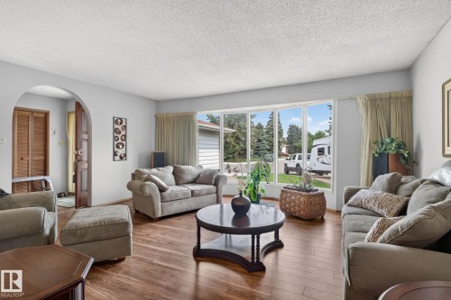 17206 111A Street Nw, Edmonton, AB 