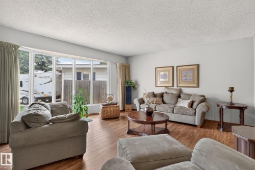 17206 111A Street Nw, Edmonton, AB 