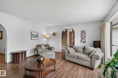 17206 111A Street Nw, Edmonton, AB 