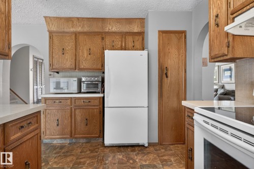 17206 111A Street Nw, Edmonton, AB 