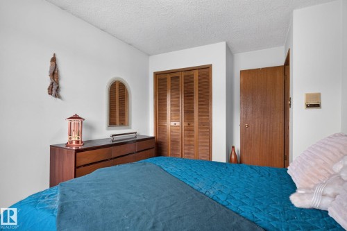 17206 111A Street Nw, Edmonton, AB 