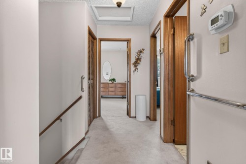 17206 111A Street Nw, Edmonton, AB 