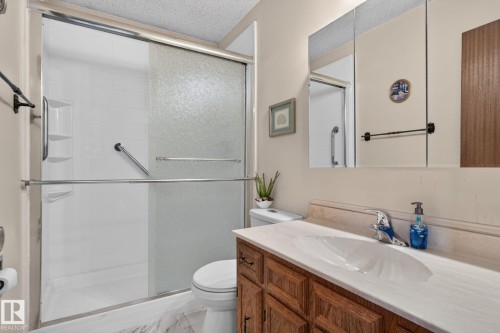 17206 111A Street Nw, Edmonton, AB 