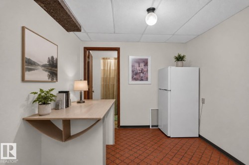 17206 111A Street Nw, Edmonton, AB 