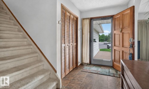17206 111A Street Nw, Edmonton, AB 