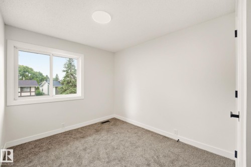 125 Woodborough Way Nw, Edmonton, AB 