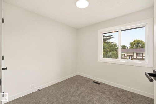 125 Woodborough Way Nw, Edmonton, AB 