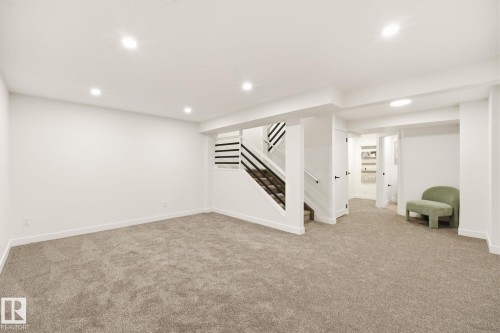 125 Woodborough Way Nw, Edmonton, AB 