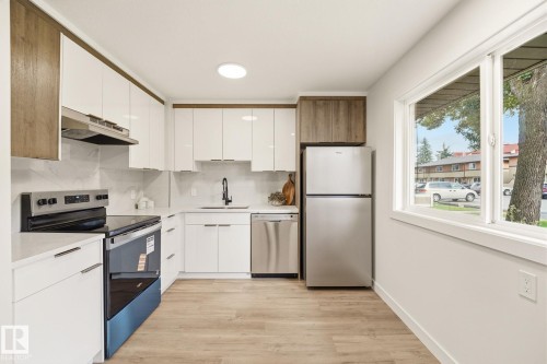 125 Woodborough Way Nw, Edmonton, AB 