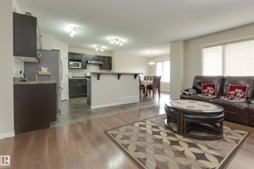 1939 118 Street Sw, Edmonton, AB 