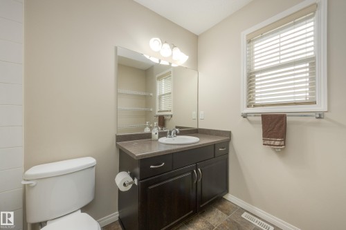 1939 118 Street Sw, Edmonton, AB 