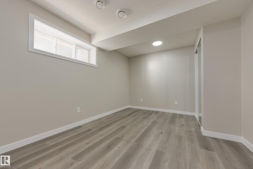 1939 118 Street Sw, Edmonton, AB 