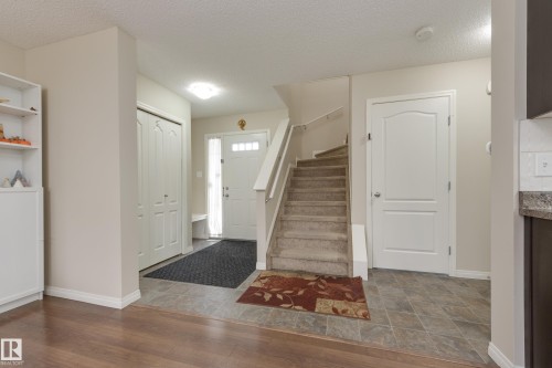 1939 118 Street Sw, Edmonton, AB 