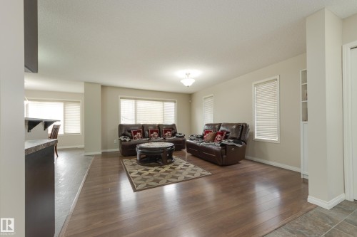 1939 118 Street Sw, Edmonton, AB 