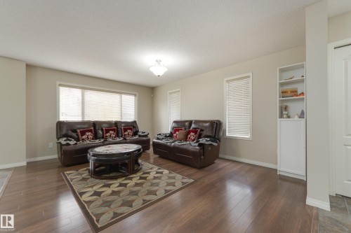 1939 118 Street Sw, Edmonton, AB 