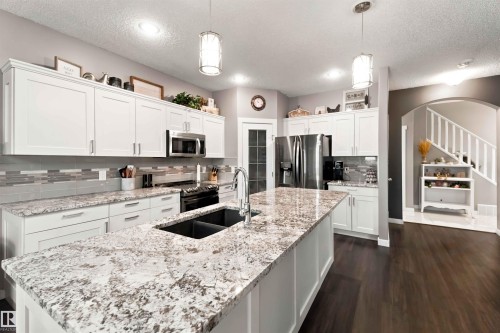 9 Halsted Court, Spruce Grove, AB 