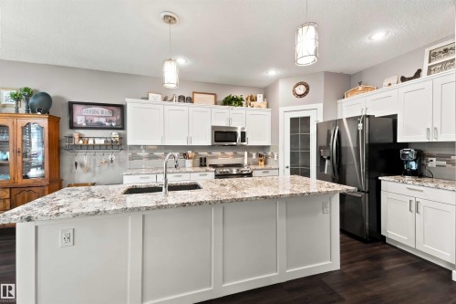 9 Halsted Court, Spruce Grove, AB 