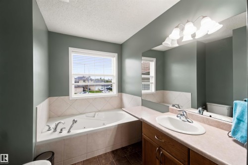 9 Halsted Court, Spruce Grove, AB 