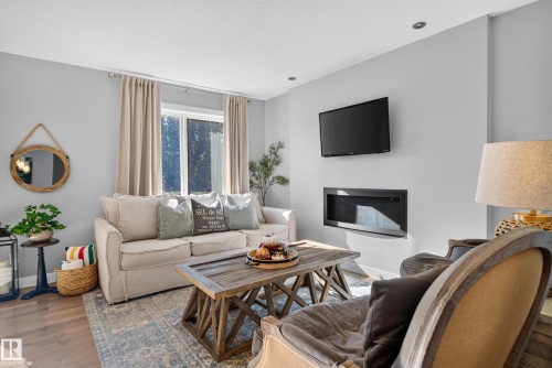 6722 Cardinal Road Sw, Edmonton, AB 