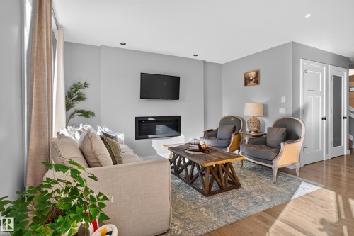 6722 Cardinal Road Sw, Edmonton, AB 
