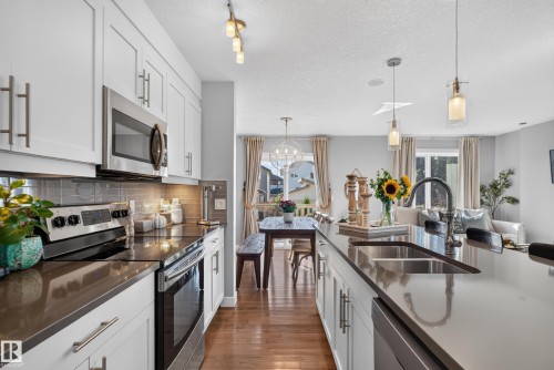 6722 Cardinal Road Sw, Edmonton, AB 