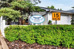 9958 176 Avenue NW  Edmonton, AB T5X 5W1
